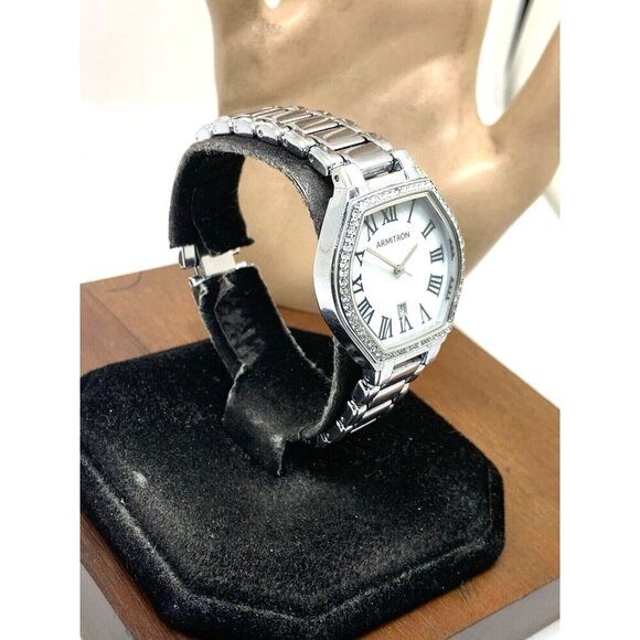 Armitron Women's Watch 75/5907V Quartz Mother of Pearl Dial Steel Tank 30mm - Picture 13 of 13